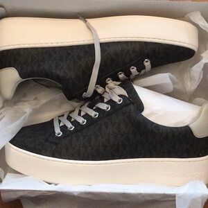 Michael Kors Poppy Lace Up